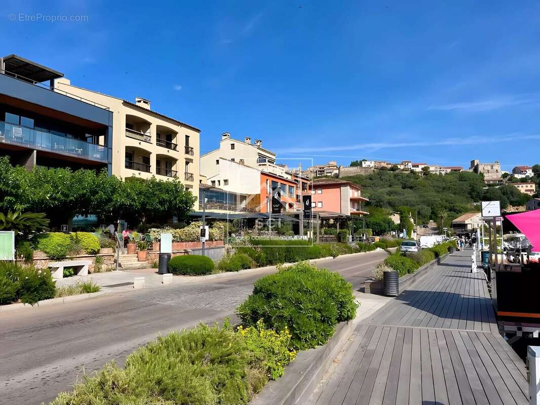 Appartement 1 chambre sur le port de Porto-Vecchio - photo 2