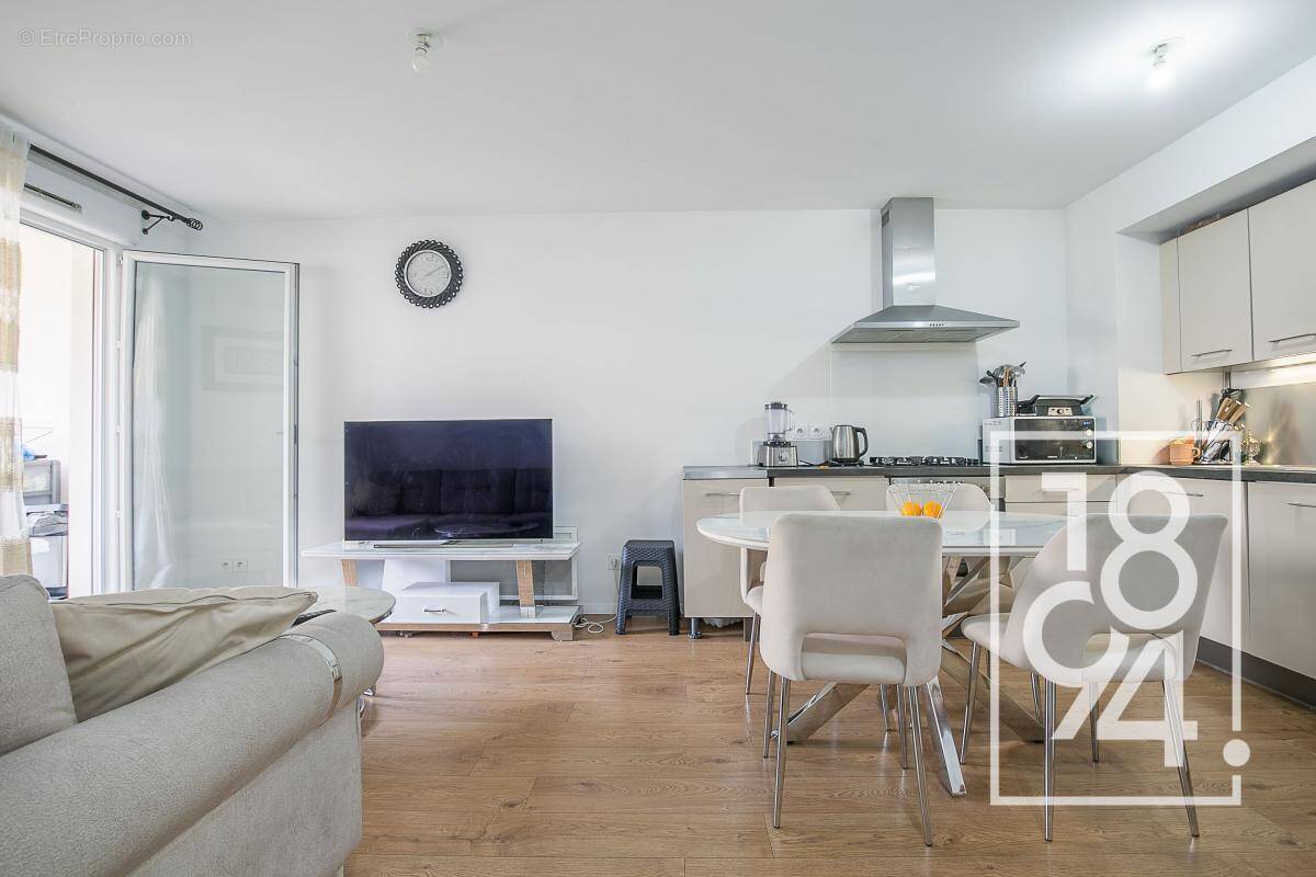 Appartement à MARSEILLE-2E