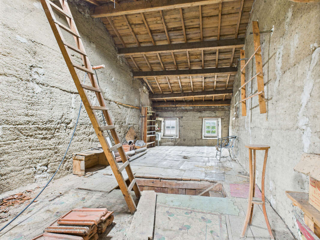 Maison à MARSAC-EN-LIVRADOIS