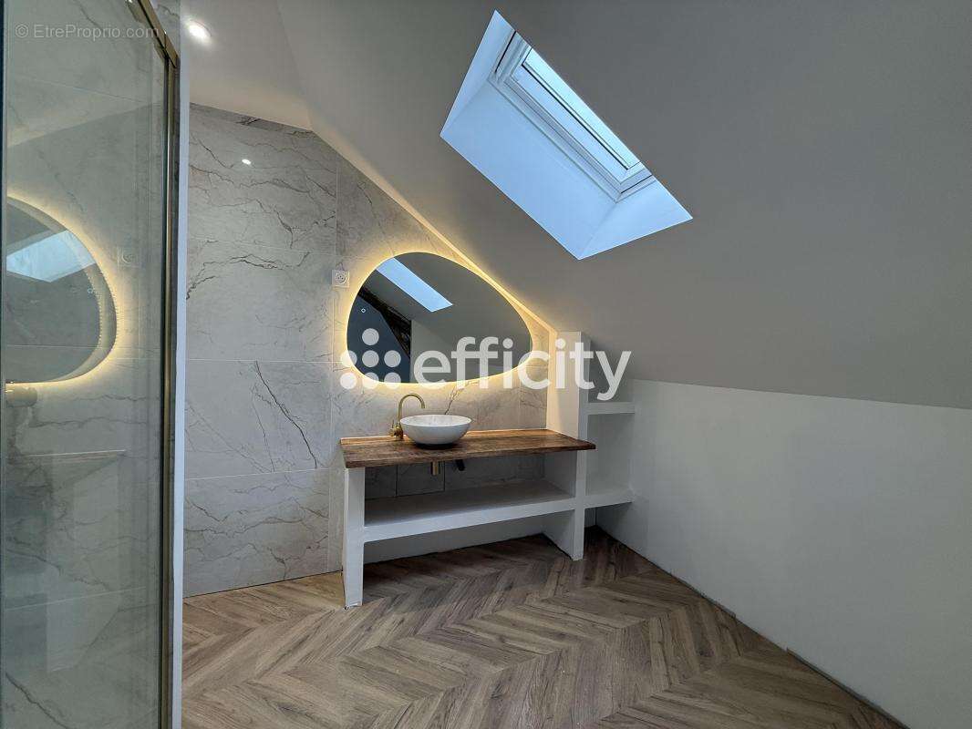 Maison à OINVILLE-SUR-MONTCIENT