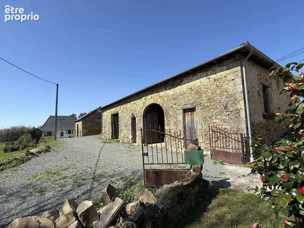 Propriete avec dependances et 11 ha de terrain - photo 36