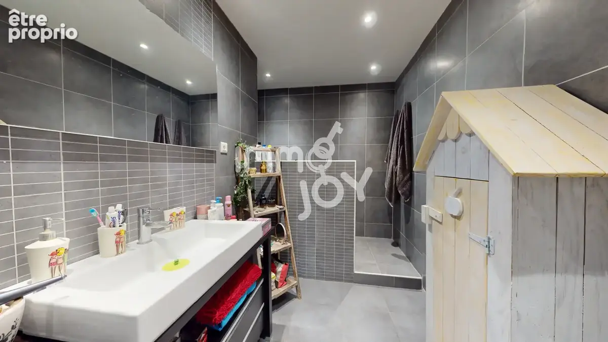 NARBONNE  Appartement T2bis de 77m2  avec vue sur la robine   À 5mns à pied du centre ville. - photo 16