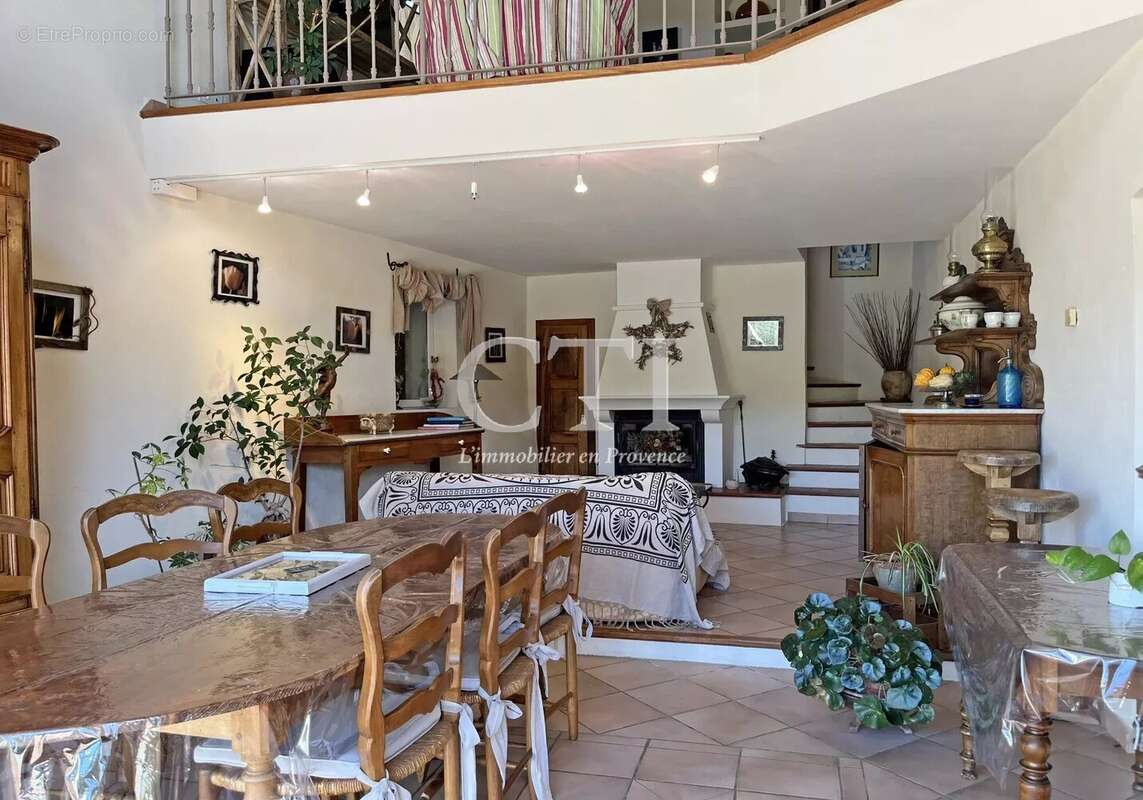 Maison à VAISON-LA-ROMAINE