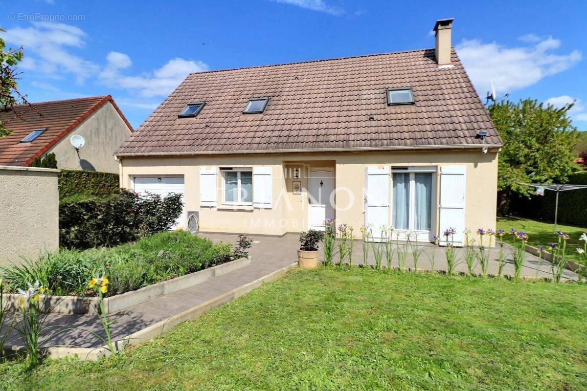 Maison à MAULE