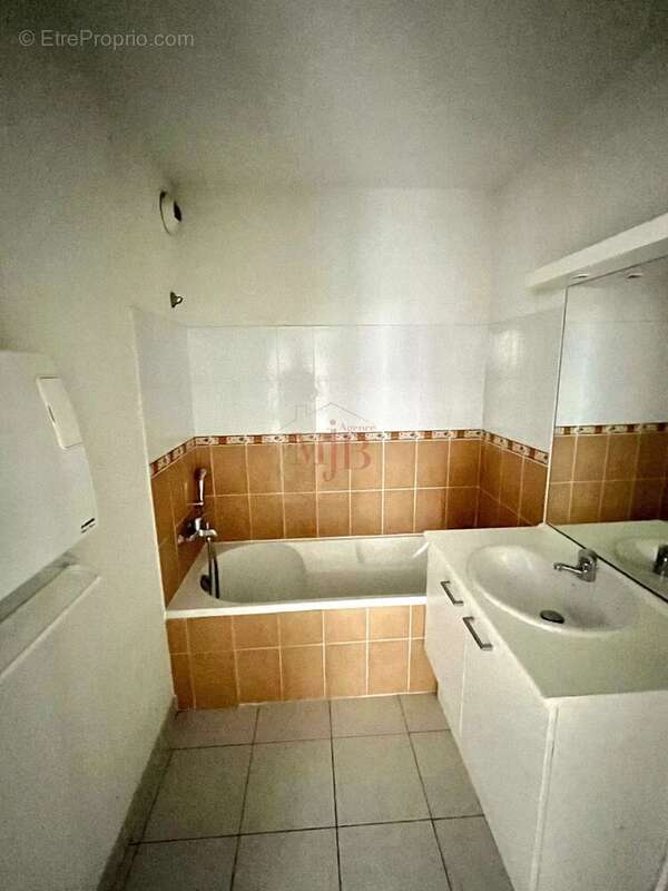 Appartement à MALLEMORT