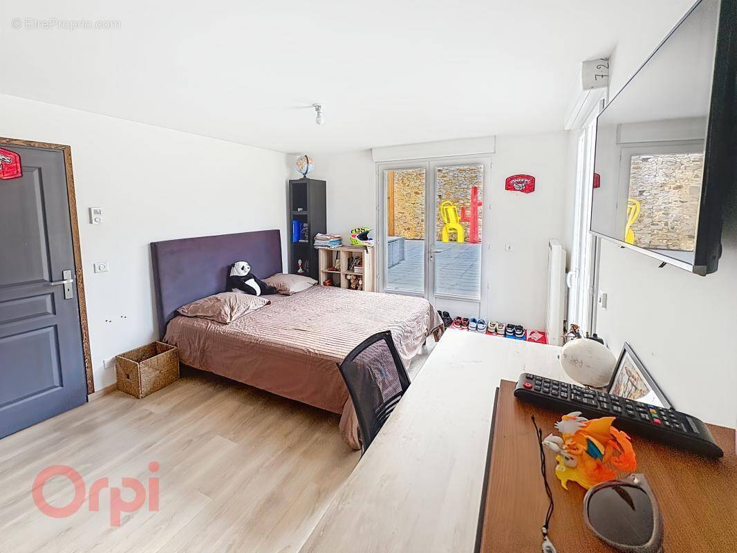 Maison à DUN-LE-POELIER