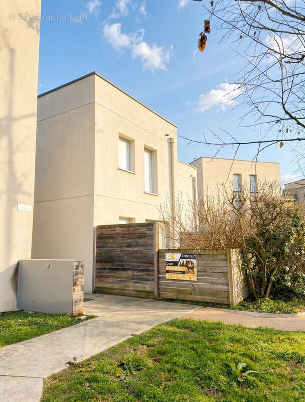 Maison à SAINT-PRIEST