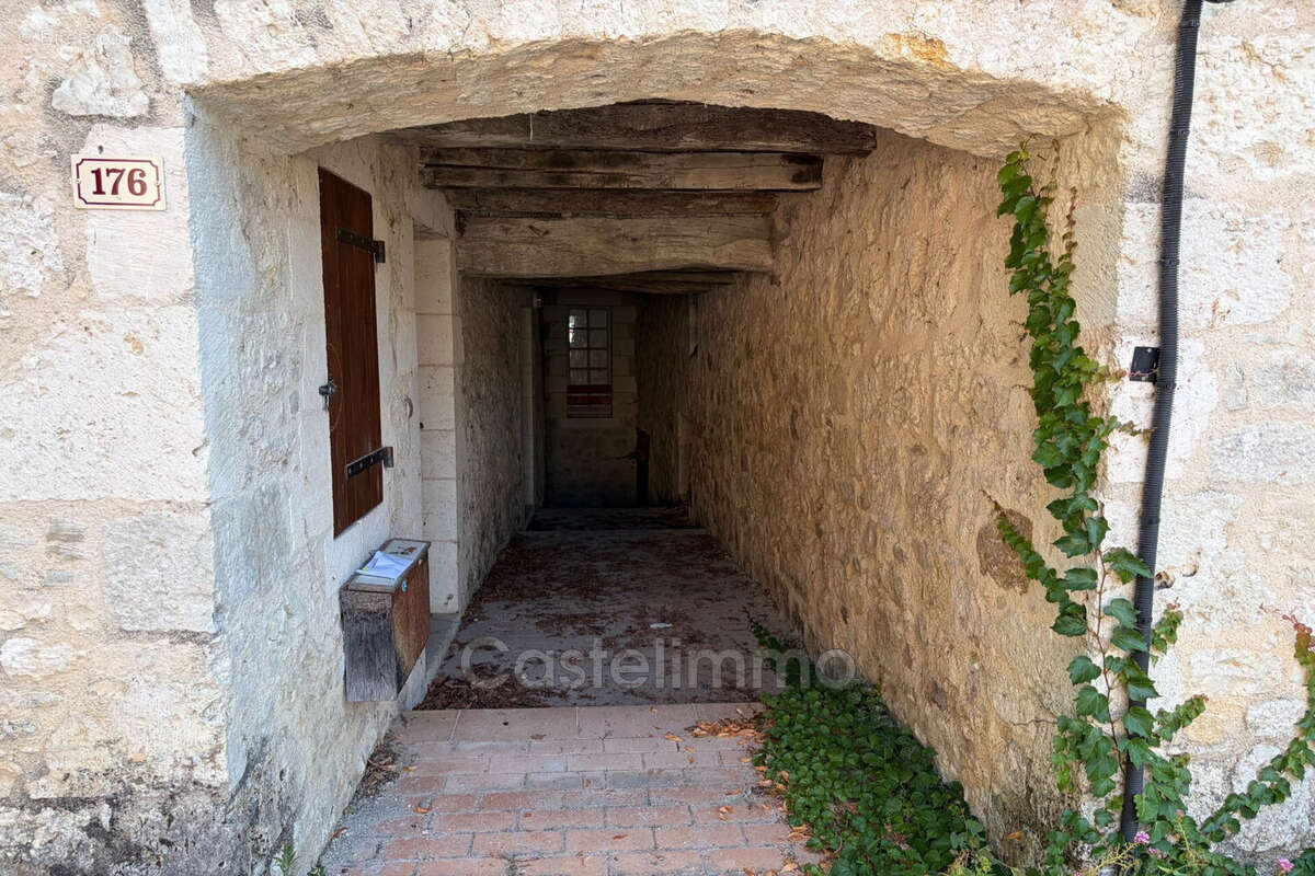 Maison 544 m² à Miramont-De-Quercy  - photo 4