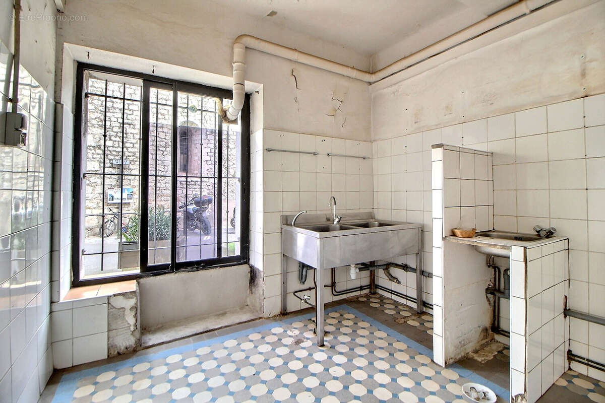 Commerce à TRANS-EN-PROVENCE