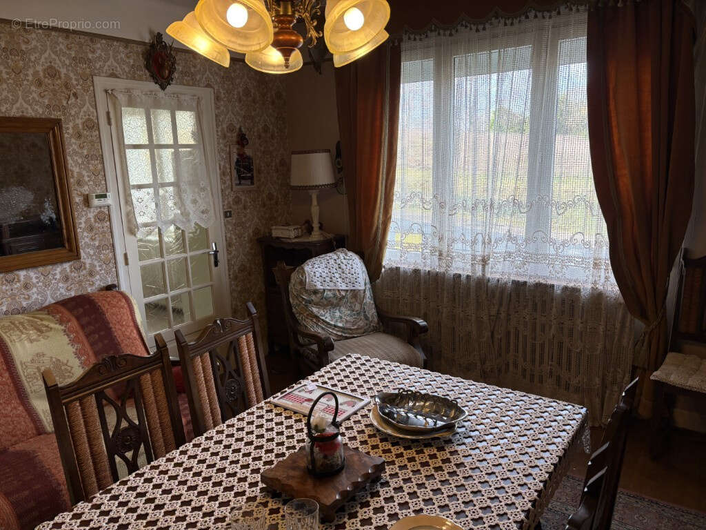 Maison à ARNAC-POMPADOUR