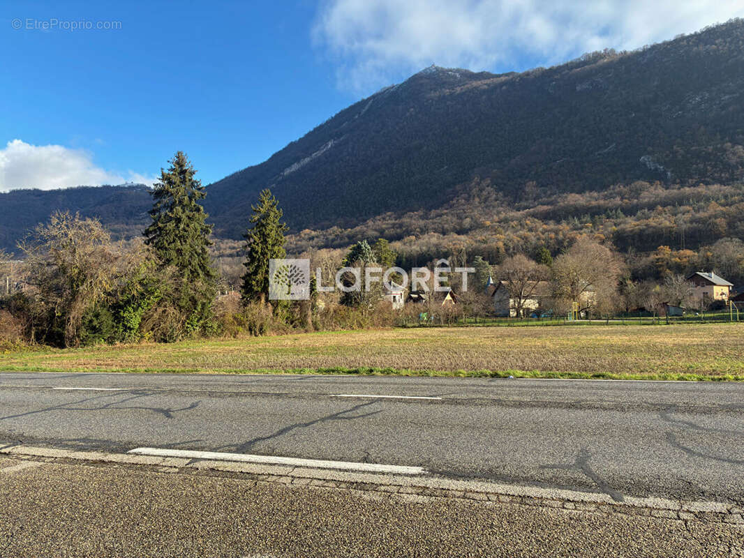 Appartement à CHALLES-LES-EAUX