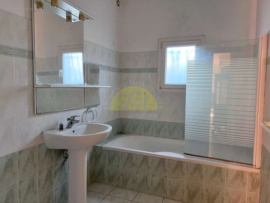 Maison à SAINT-GENIS-DES-FONTAINES