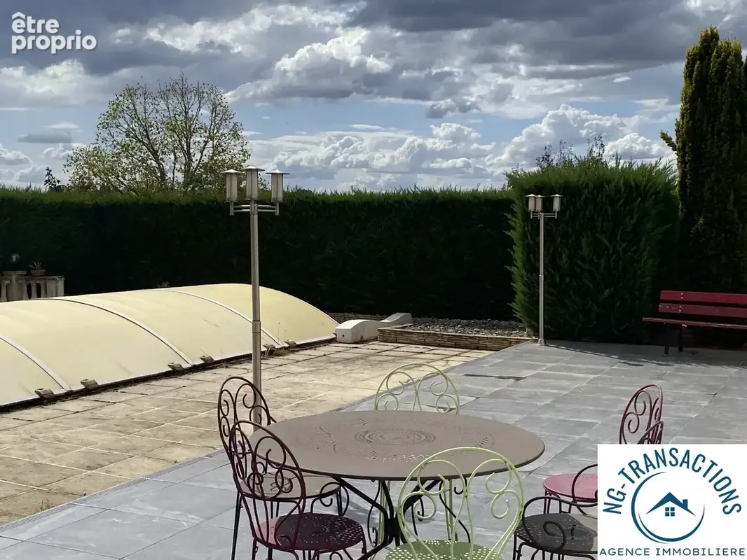 Belle maison de plain-pied avec une vue panoramique sur la campagne. - photo 7