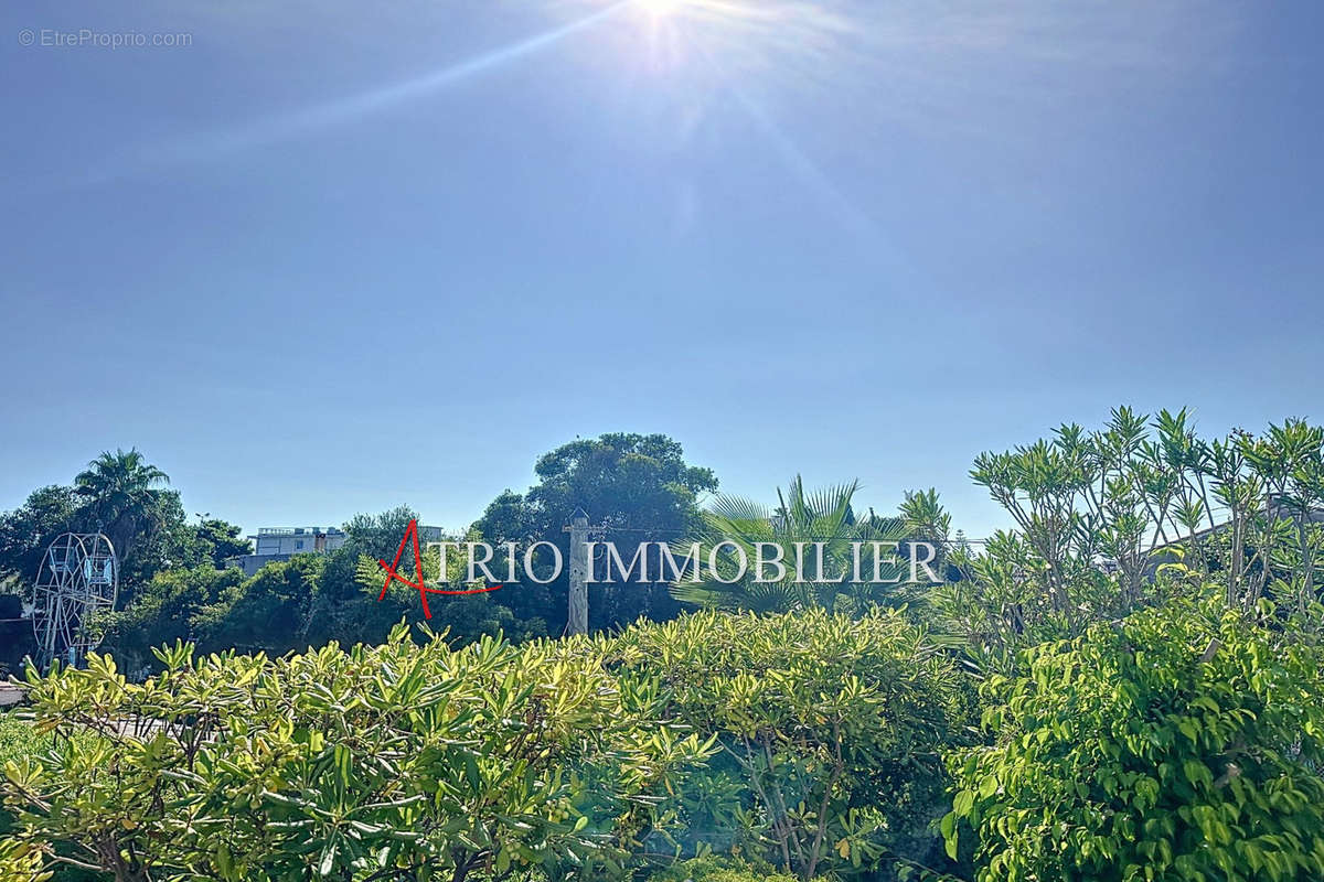 Appartement à SAINT-LAURENT-DU-VAR