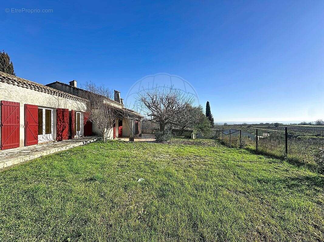Maison à LA CALMETTE