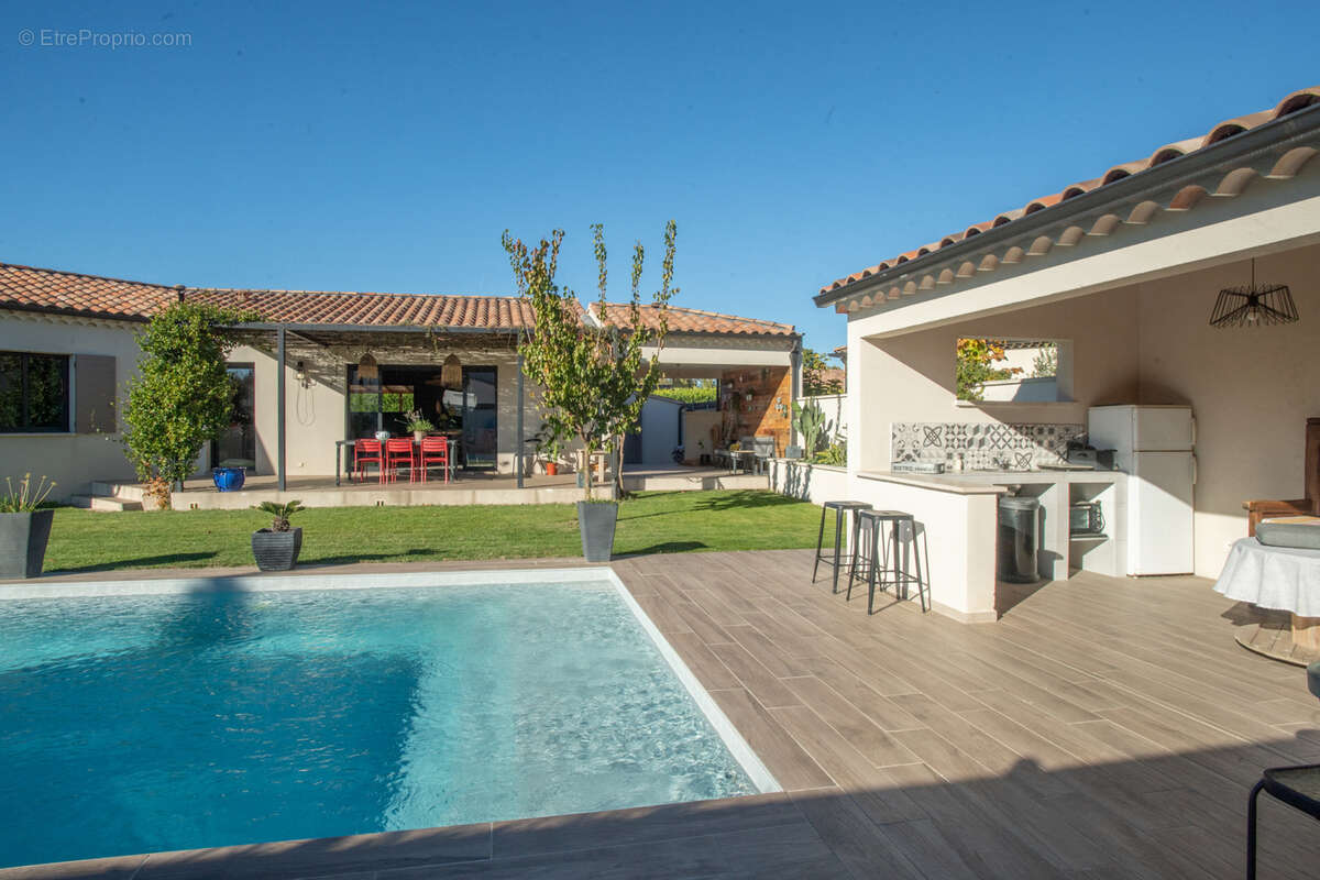 Maison à L'ISLE-SUR-LA-SORGUE