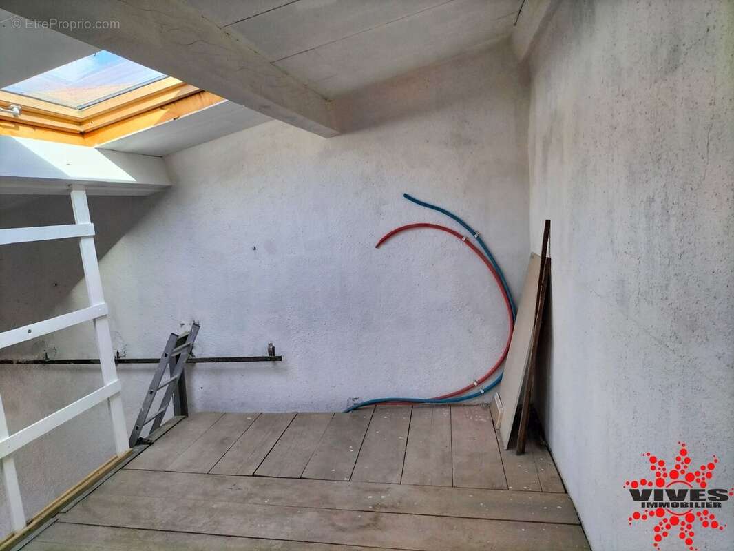 Exclusivité  à vendre garage avec mezzanine  39,76 m² - photo 4