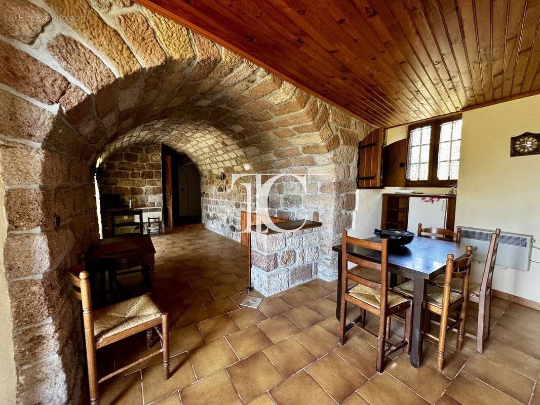 Maison à PLANZOLLES