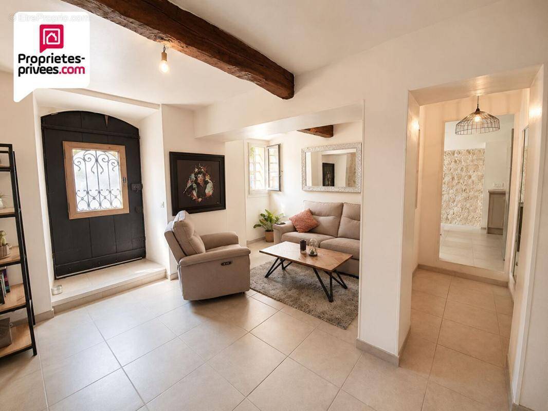 Appartement à SAINT-CEZAIRE-SUR-SIAGNE