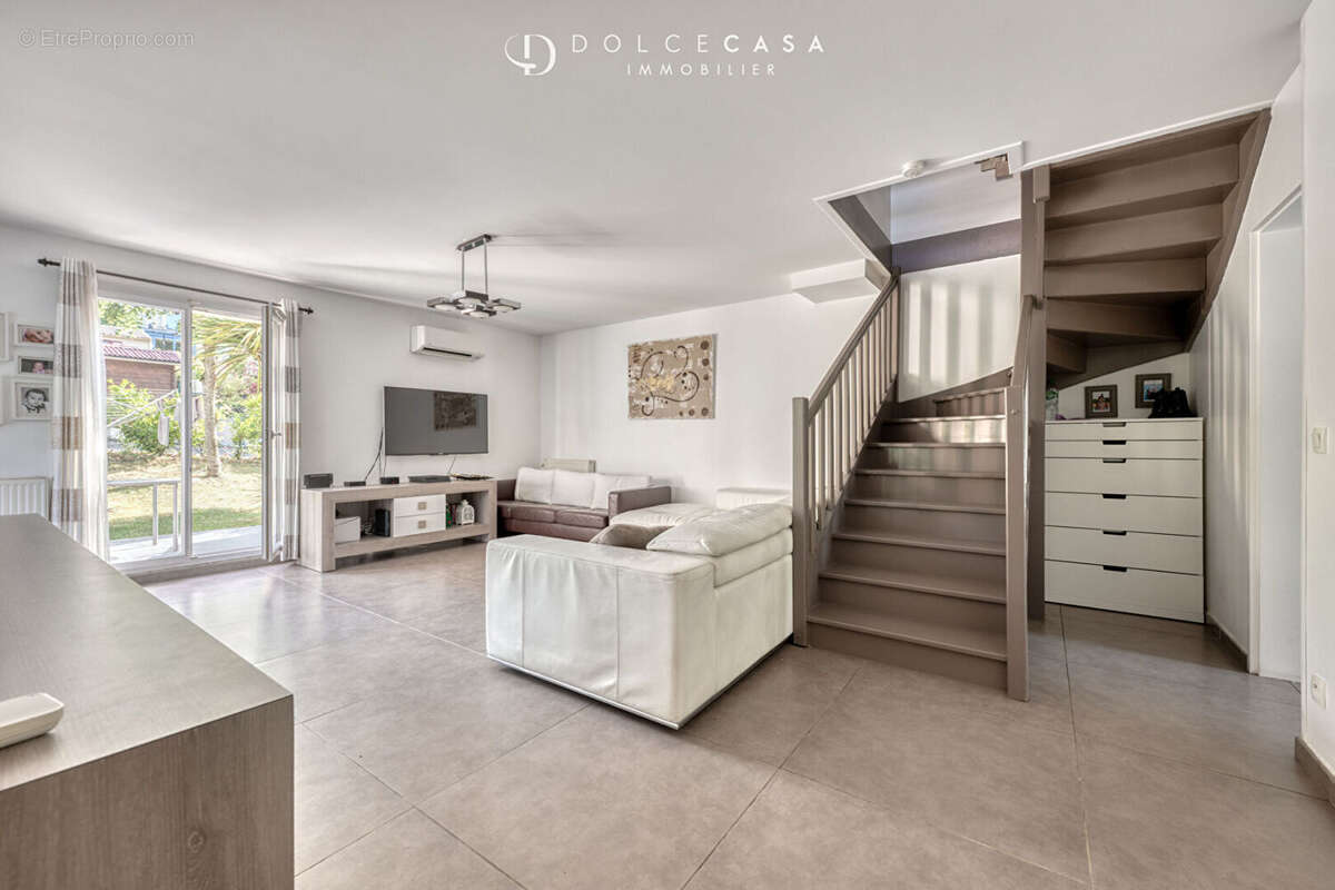 Maison à NEUILLY-PLAISANCE