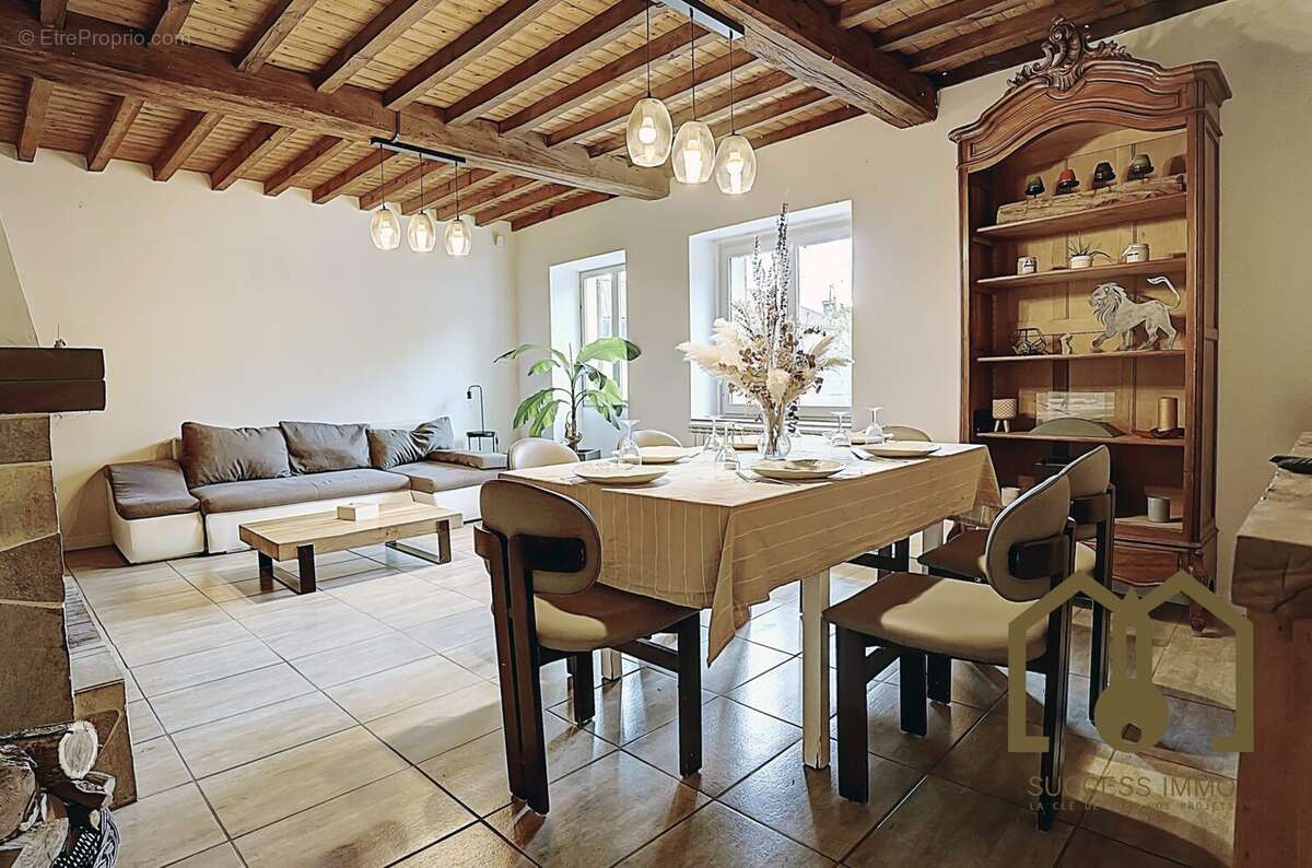 Maison 145 m² à Rignieux-Le-Franc  - photo 2