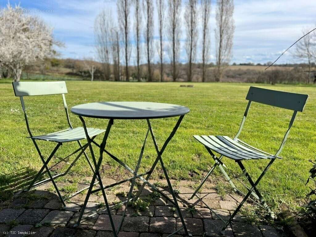 Maison à CHAMPAGNE-MOUTON