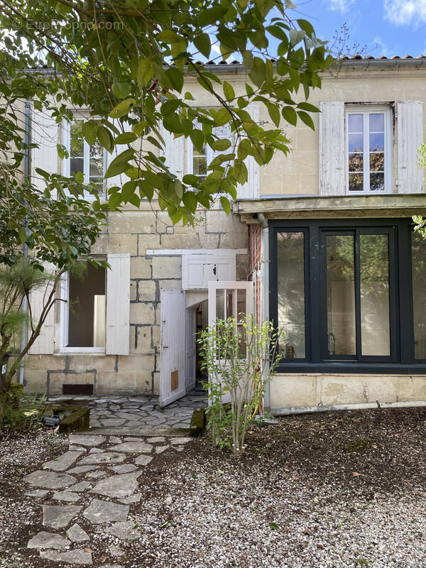 Maison à COGNAC