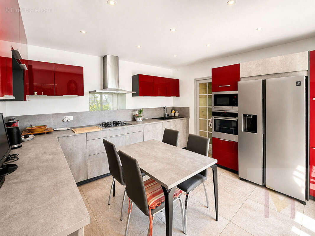 Maison familiale sur terrain de 873 m² - photo 5