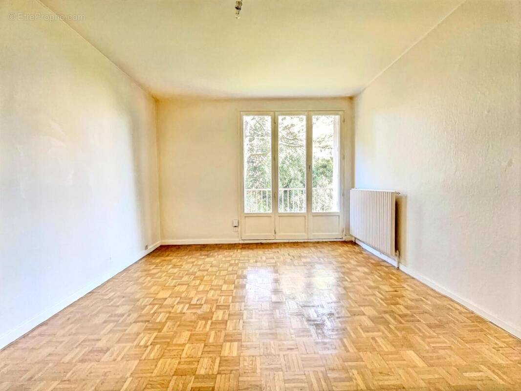 SEJOUR - Appartement à DECINES-CHARPIEU