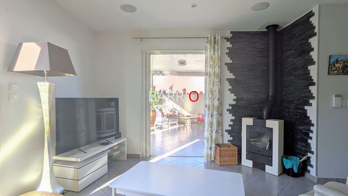 Maison à VILLELONGUE-DELS-MONTS