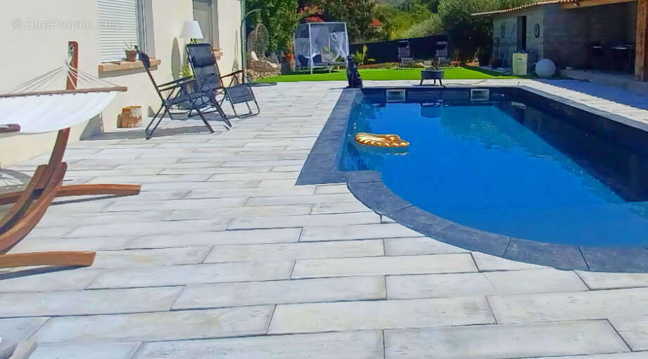 A VENDRE LES MEES   Villa indépendante de plain pied 4 chambres sur 800 m2 - photo 4