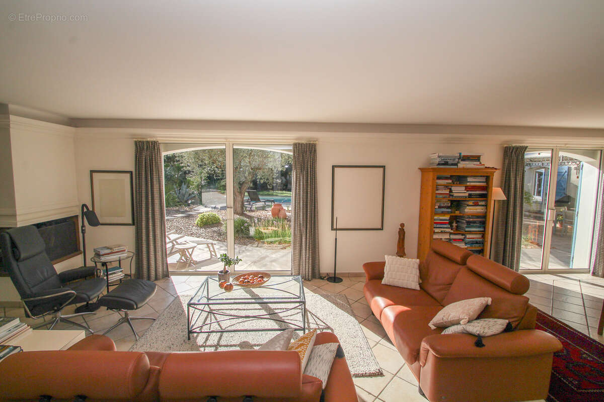 Maison à PUGET-SUR-ARGENS