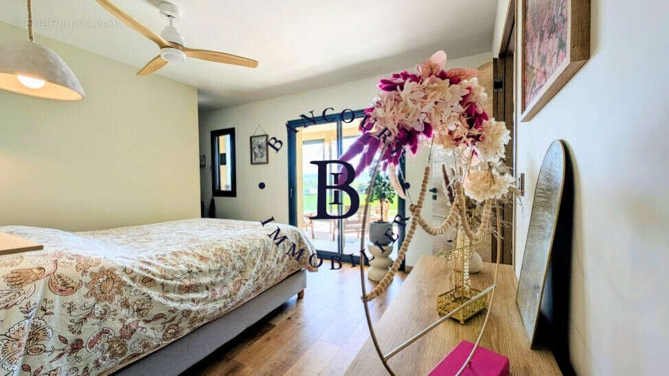 Maison à SAINT-PANTALEON-DE-LARCHE