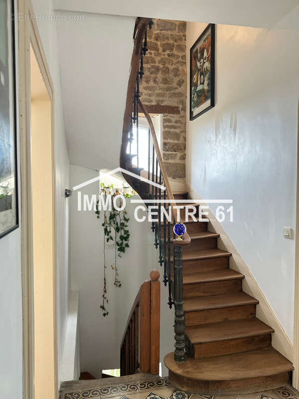Charmante maison de ville 4 chambres sur 245m2 de terrain - photo 6