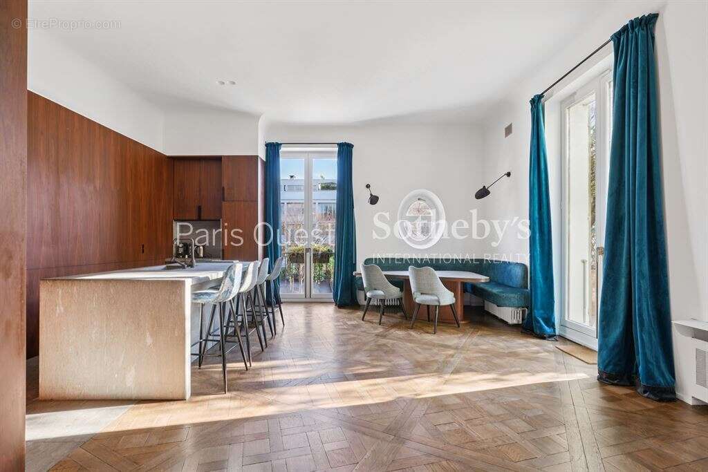 Appartement à NEUILLY-SUR-SEINE