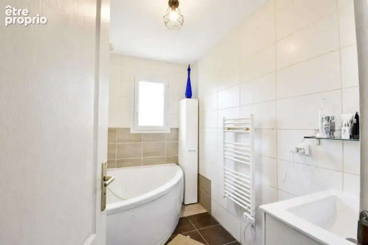 Maison 4 chambres 850 m² terrain à st seurin sur l'isle - photo 7