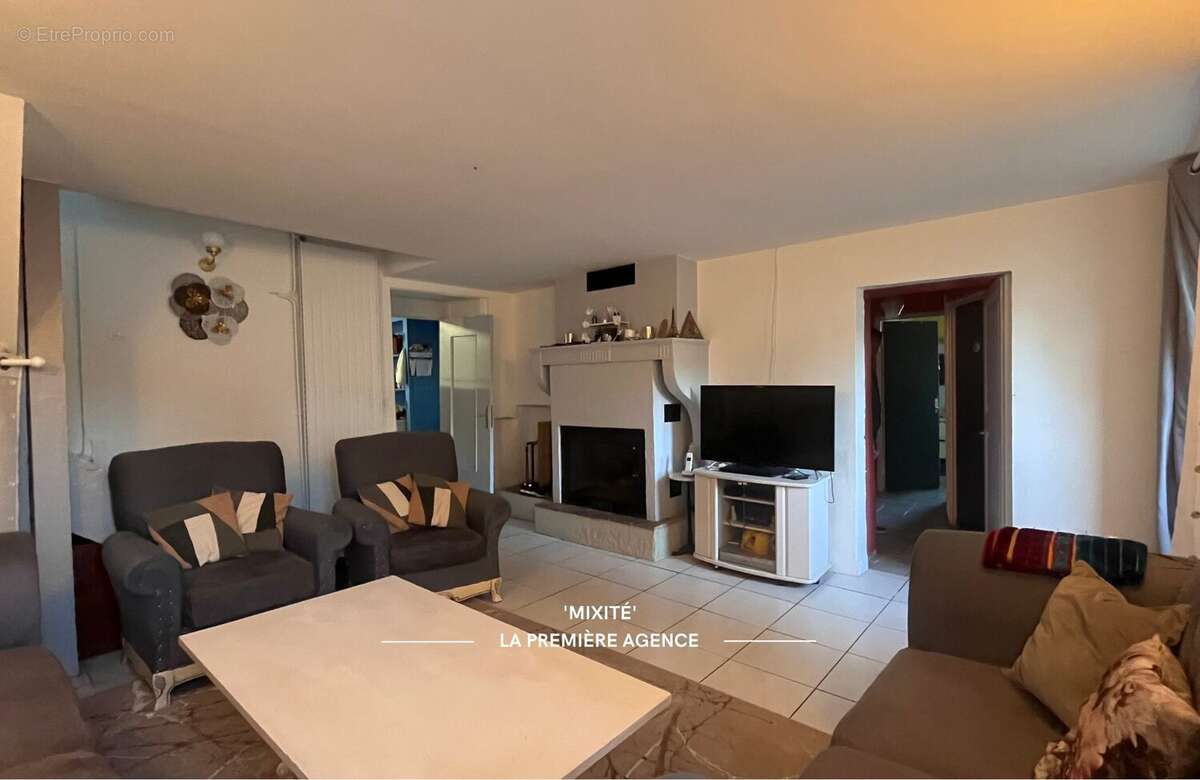 Maison à SAINT-FORGEUX