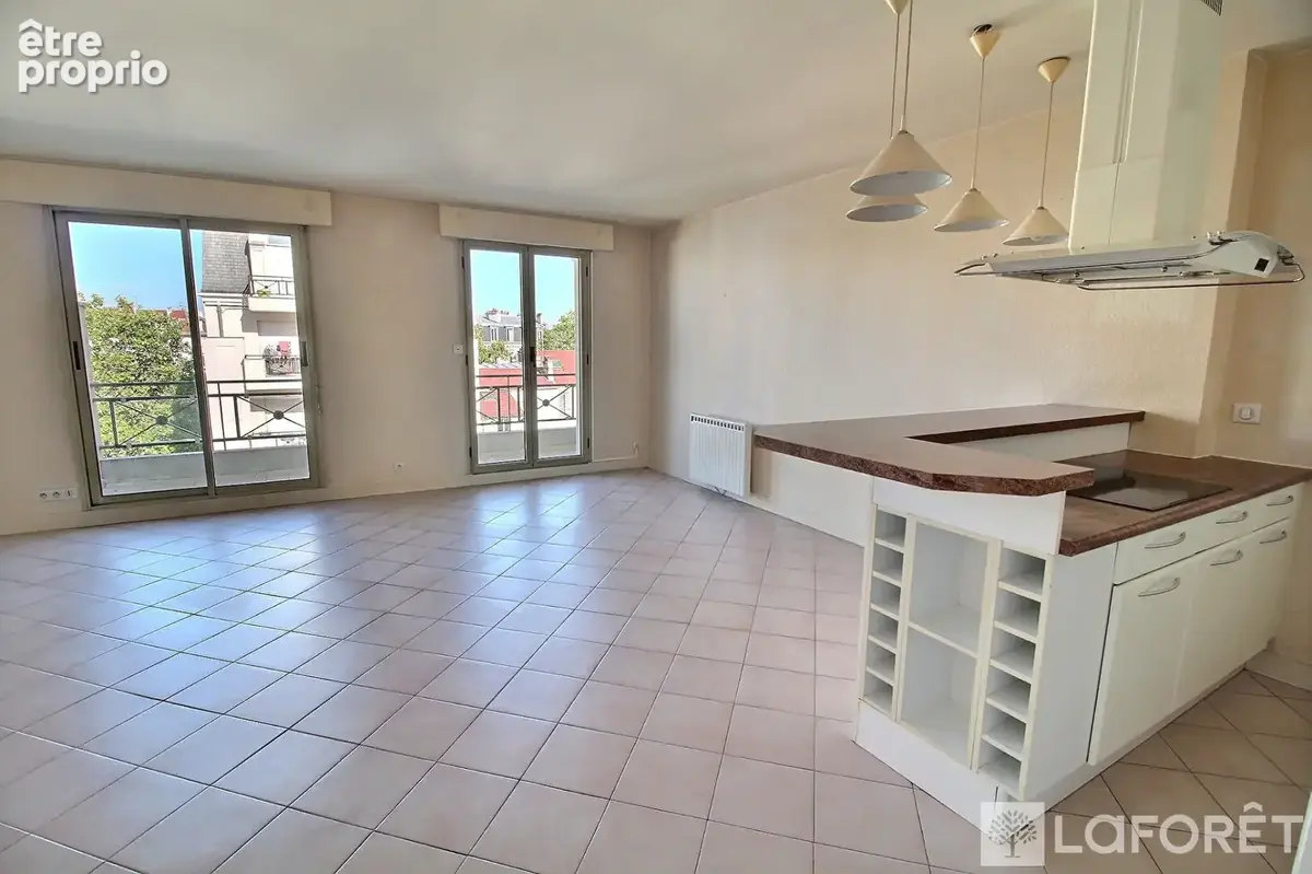Appartement à LA GARENNE-COLOMBES
