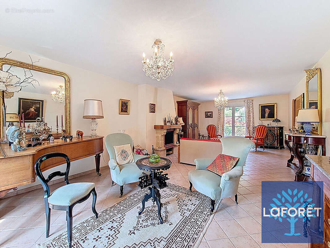 Maison à JANVILLE-SUR-JUINE