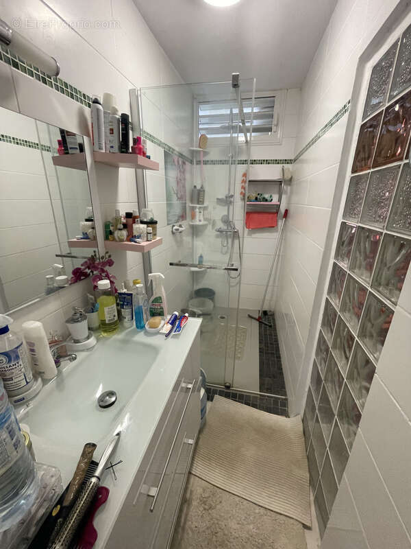 Appartement à LES ABYMES