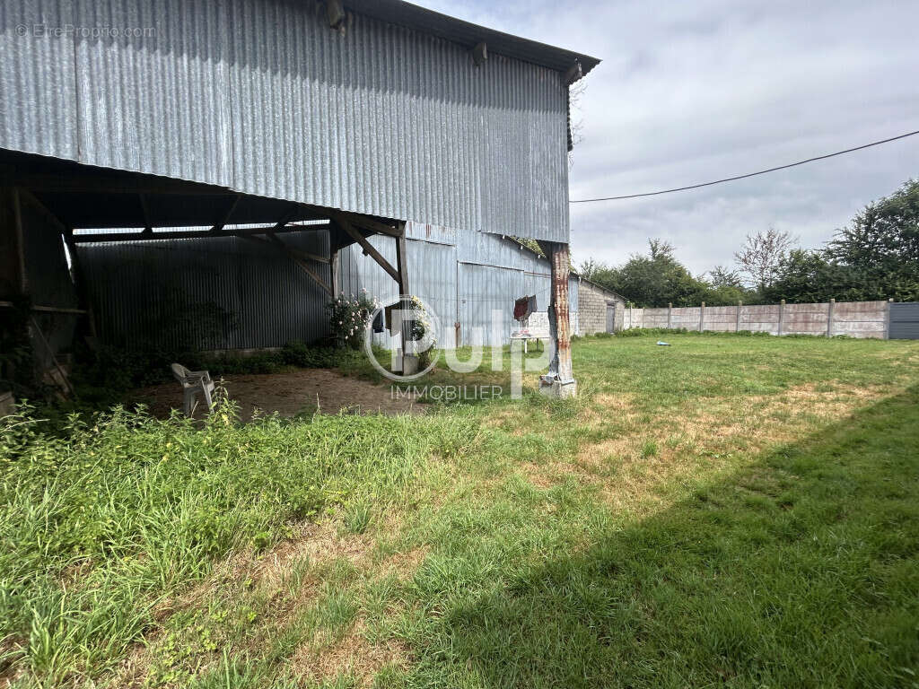 À VENDRE - Authentique Longère avec vaste hangar sur 4 549 m² de terrain à Conchy-sur-canche - photo 5