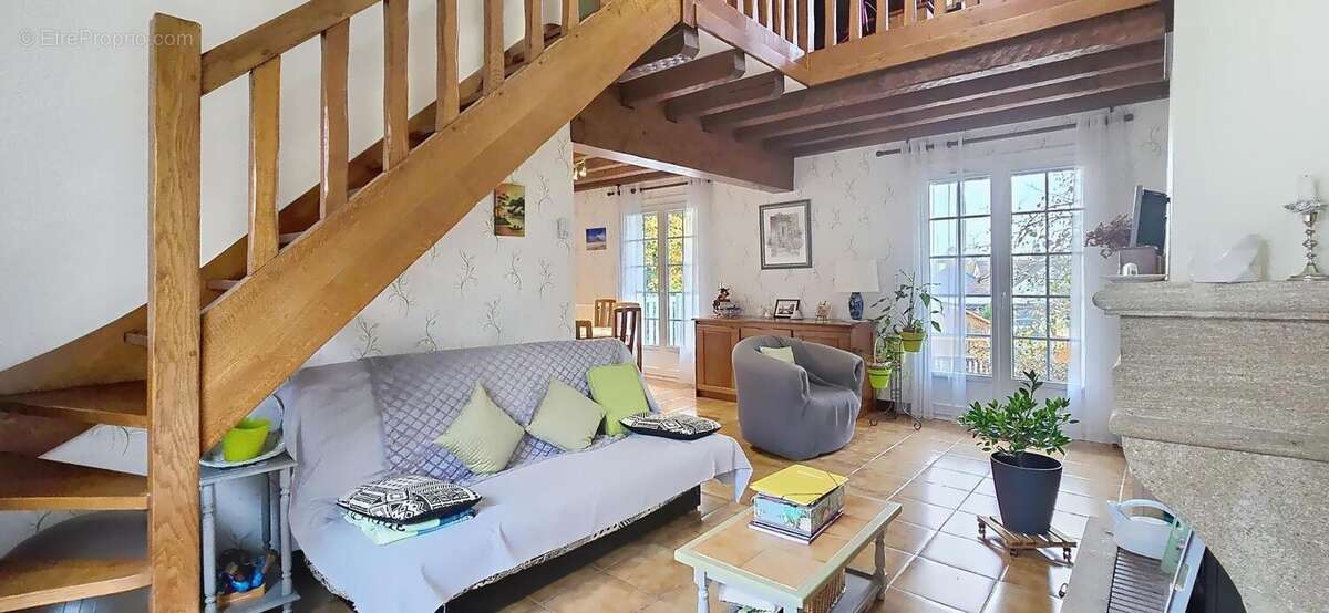 Photo 2 - Maison à SAINT-JEAN-DE-BRAYE