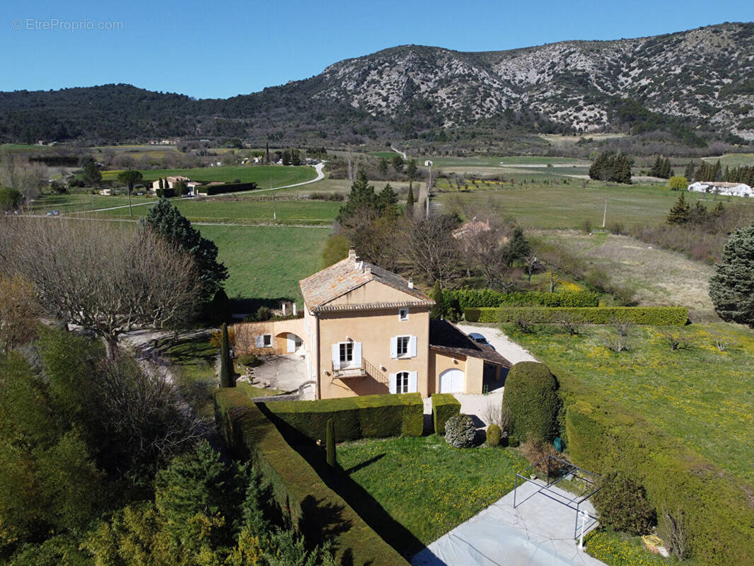 Maison à MALAUCENE