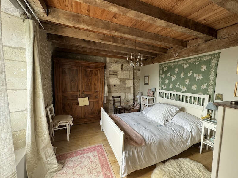 Maison à LUSIGNAC
