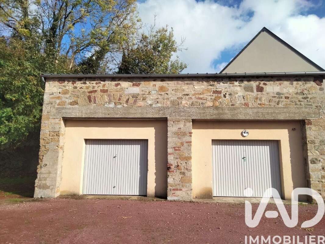 Photo 2 - Parking à COUTANCES