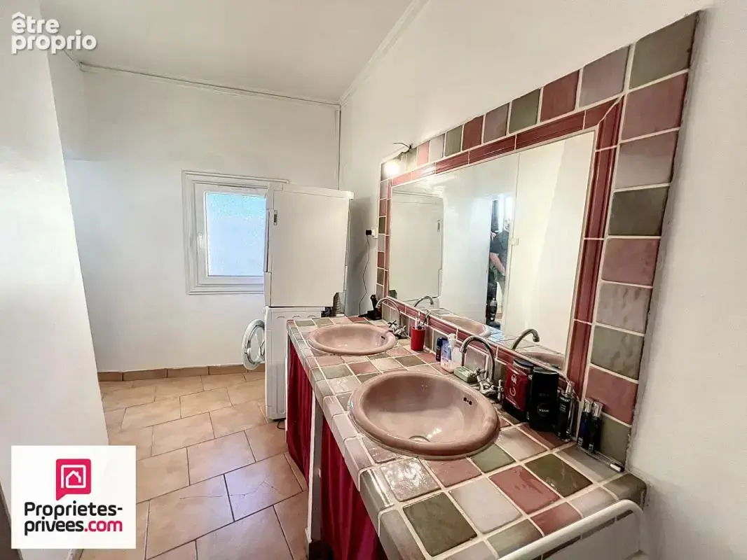 RIANS Appartement T2 2 -ème étage loué lumineux 45 m² - photo 9