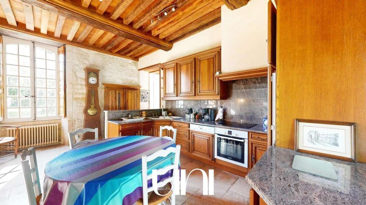 Maison à MORTEAUX-COULIBOEUF