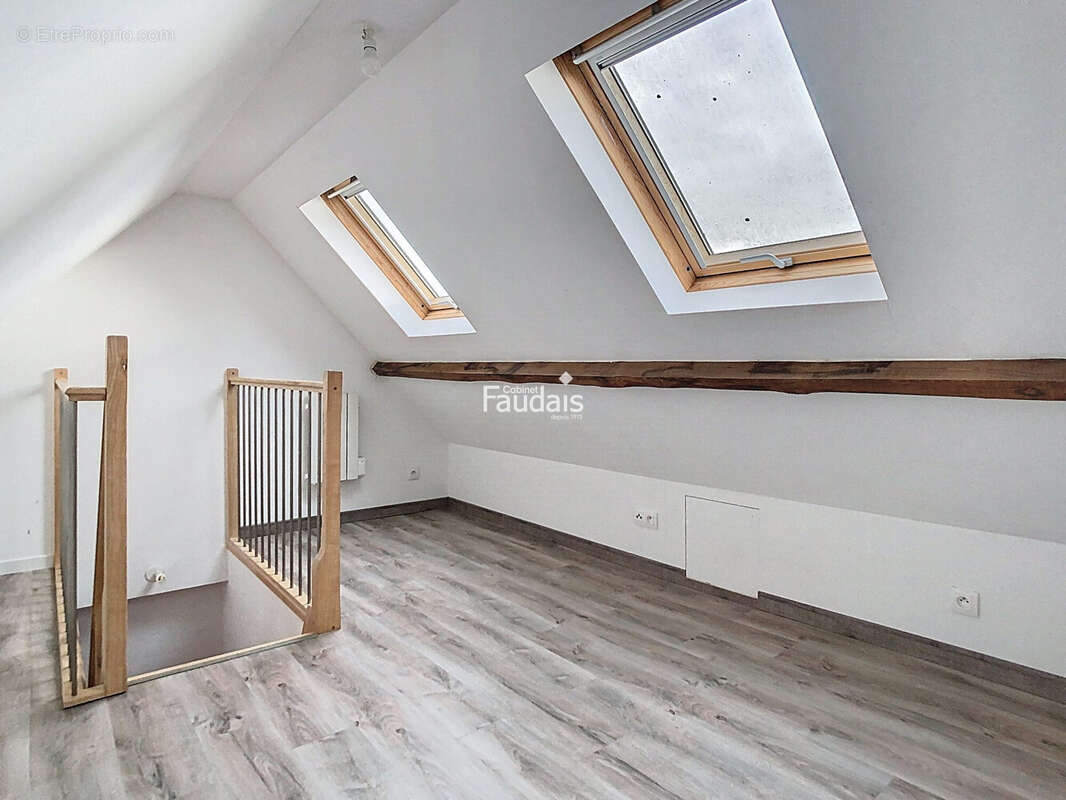 Appartement 103 m² à Saint-Lo  - photo 7