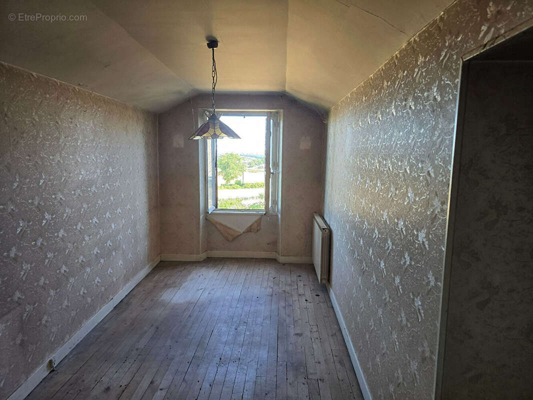 Corps de ferme a renover sur 4560m² - photo 7
