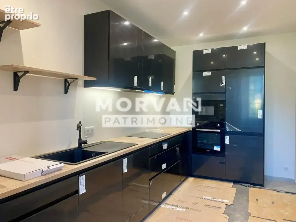 Centre bourg - maison de famille 153 m2 - cour et garage 151000 € - photo 2
